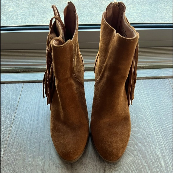 Shoes - Rich,suede,brown new barely worn boots. Sz6.Bundle with jeans & Good American.